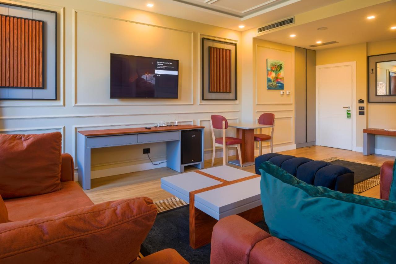Hotel Royal East Mjull-Bathore