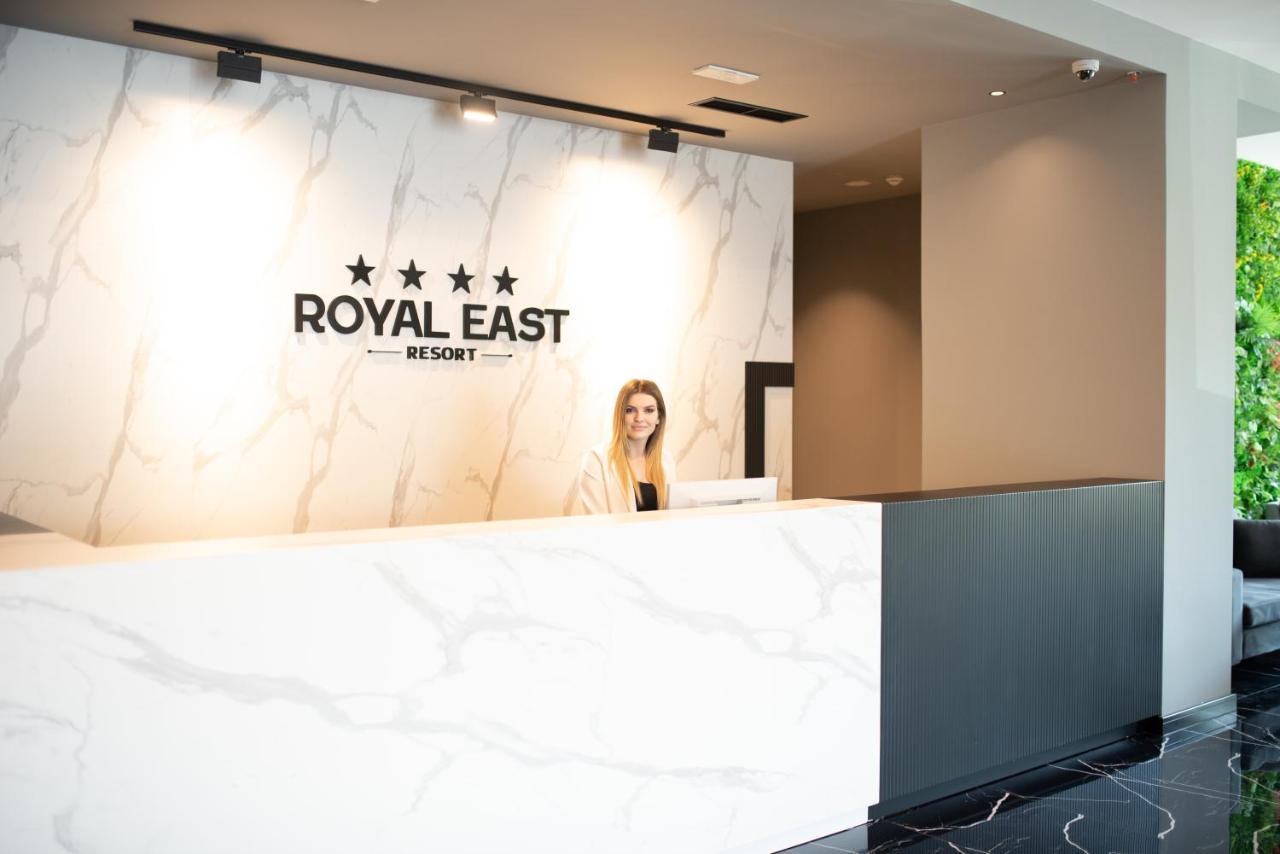 Royal East Mjull-Bathore